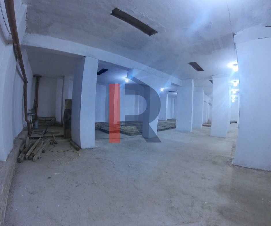 R9-2136 Warehouse 2000m for sale in Abu Samra مستودع للبيع – أبو سمرا، طرابلس — الصورة 3 من 10