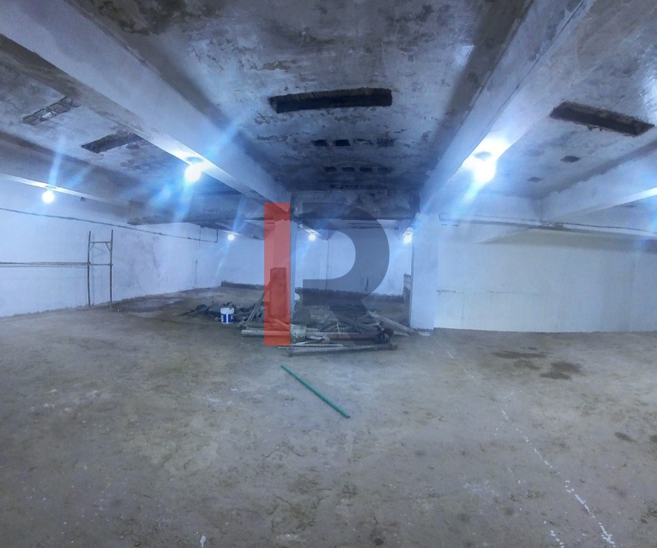 R9-2136 Warehouse 2000m for sale in Abu Samra مستودع للبيع – أبو سمرا، طرابلس — الصورة 5 من 10