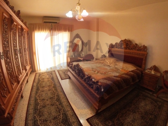 R9-2168 Apartment 300m for sale in Corniche El Mina — الصورة 3 من 13