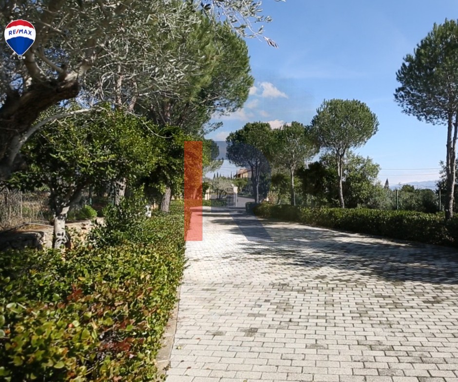 R9-2198 Villa 600m with land 3000m for sale in Batroumine - Koura — الصورة 13 من 13