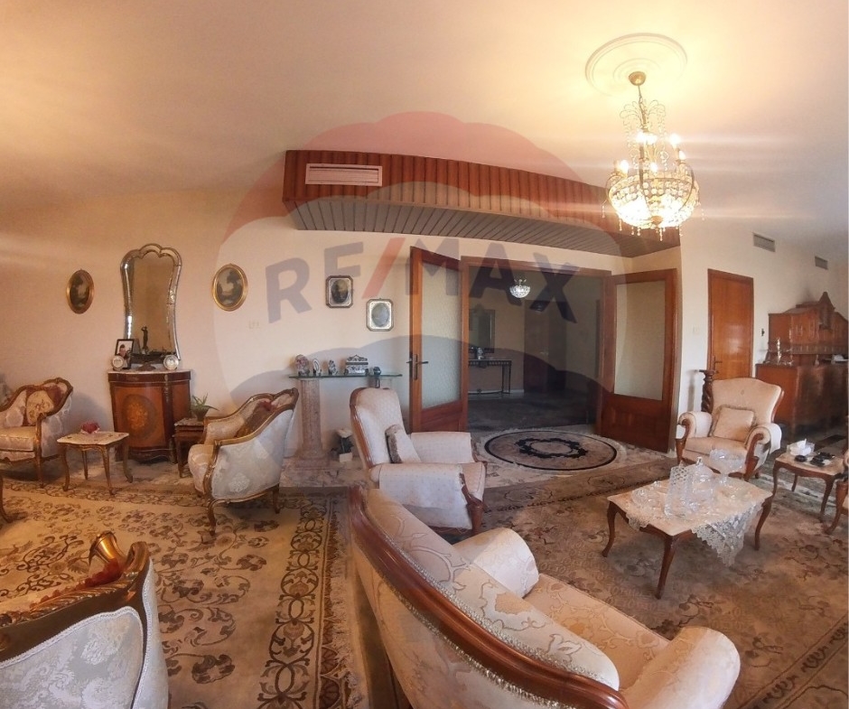 R9-2168 Apartment 300m for sale in Corniche El Mina — الصورة 13 من 13