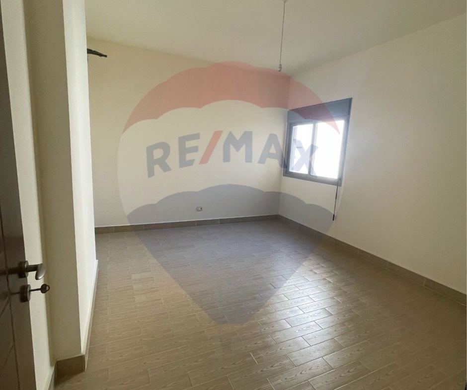 R9-2182 Apartment 200m for Sale in Boulevard Tripoli – Very Good Condition — الصورة 3 من 9