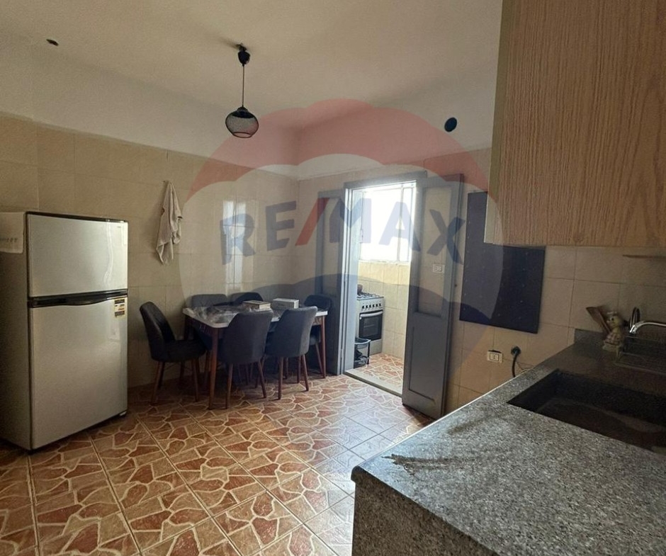 R9-2201 Apartment 170m for sale in Mina - Tripoli — Photo 3 of 6
