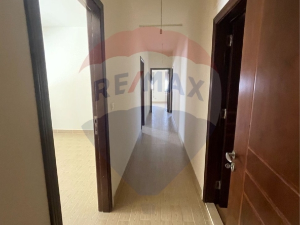 R9-2182 Apartment 200m for Sale in Boulevard Tripoli – Very Good Condition — الصورة 4 من 9