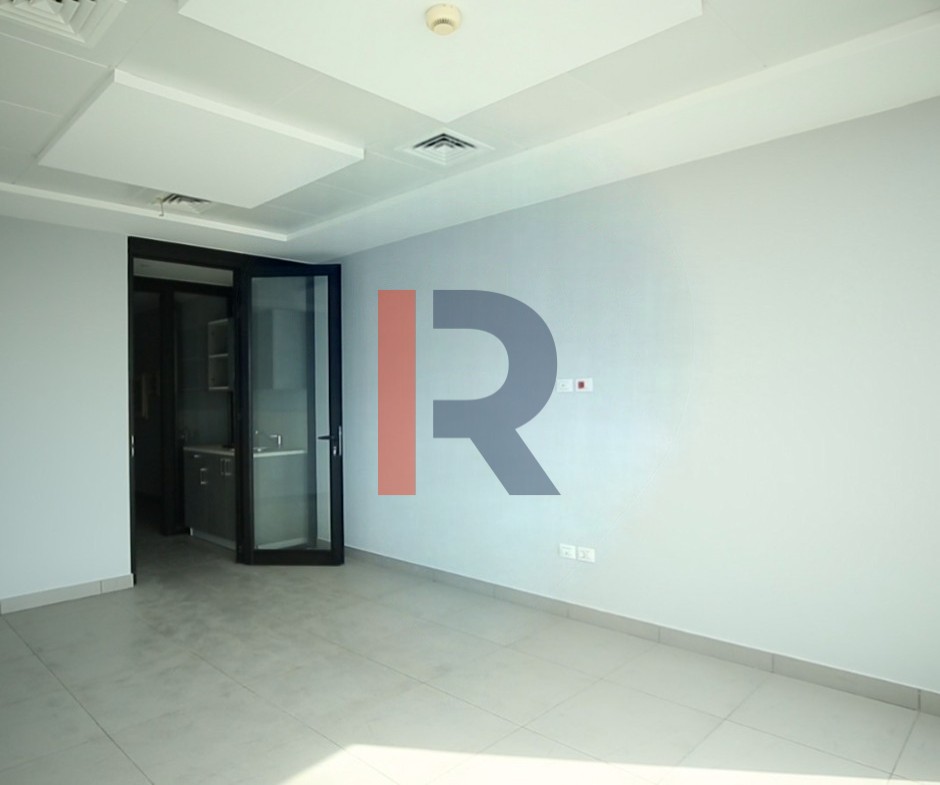 R9-2167 Office 43m for Sale in Boulevard, Tripoli – Very Good Condition — Photo 5 of 8