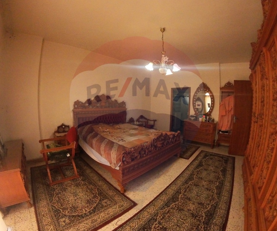 R9-2168 Apartment 300m for sale in Corniche El Mina — الصورة 7 من 13