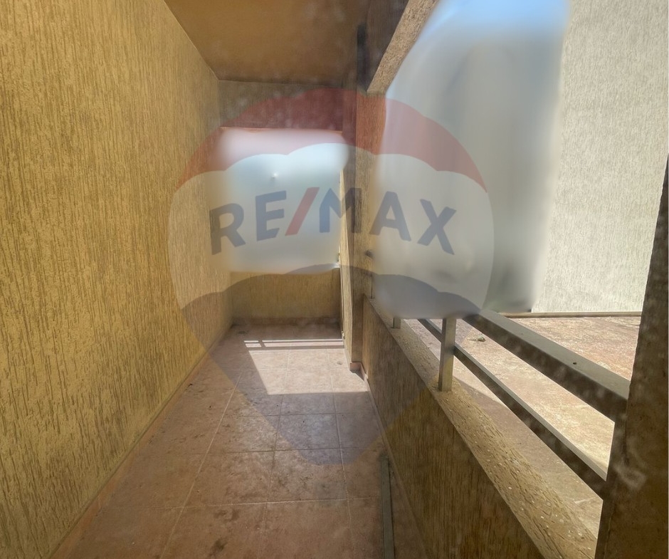 R9-2182 Apartment 200m for Sale in Boulevard Tripoli – Very Good Condition — الصورة 9 من 9