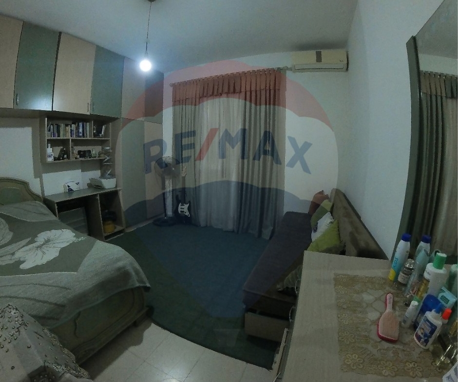 R9-2267 Apartment 300m for sale in Corniche El Mina - Tripoli — الصورة 4 من 8
