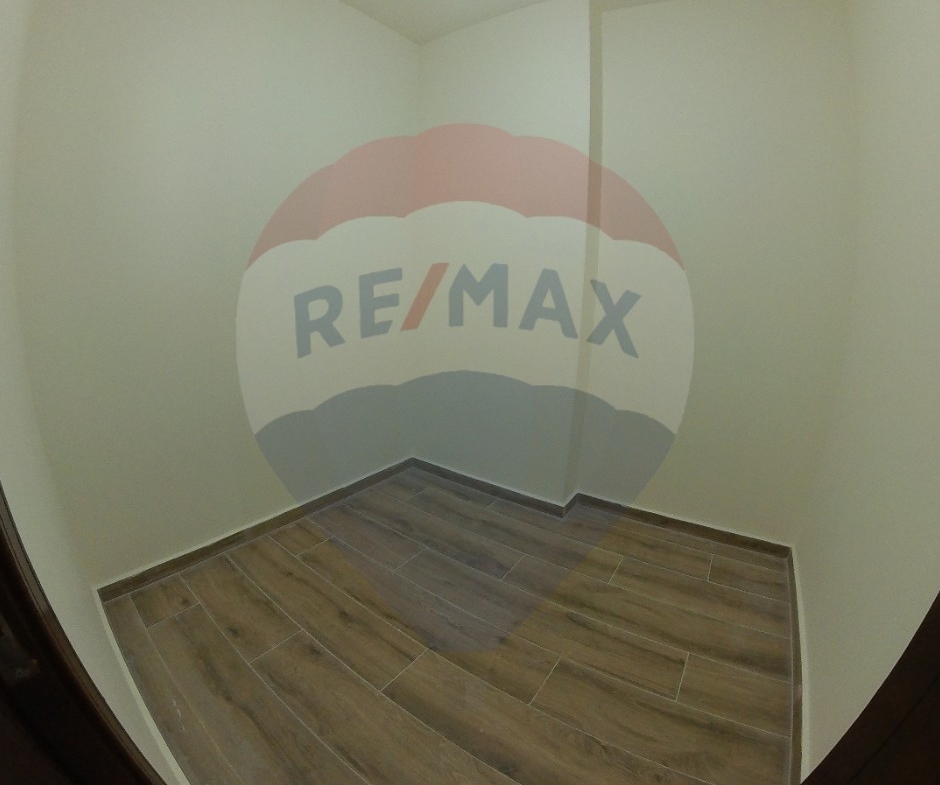 R9-2251 Triplex 381m for sale in Balamand - Koura — الصورة 2 من 22