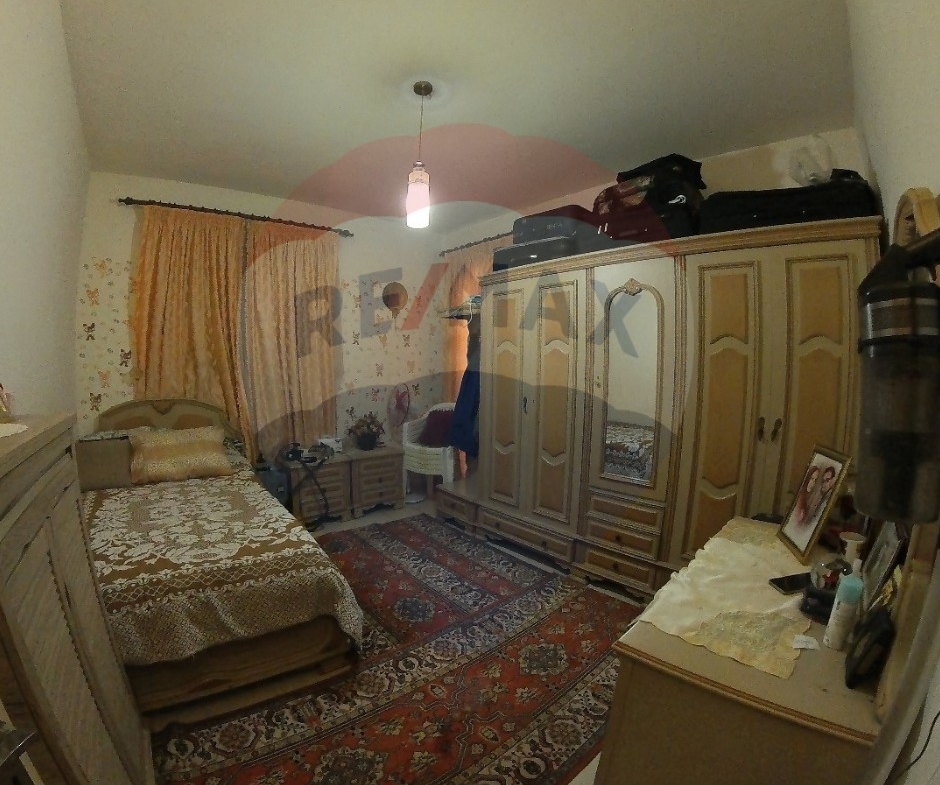 R9-2267 Apartment 300m for sale in Corniche El Mina - Tripoli — الصورة 5 من 8