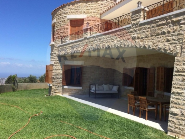 R9-2286 Villa 1000m for Sale in Alma - Zgharta — الصورة 2 من 10