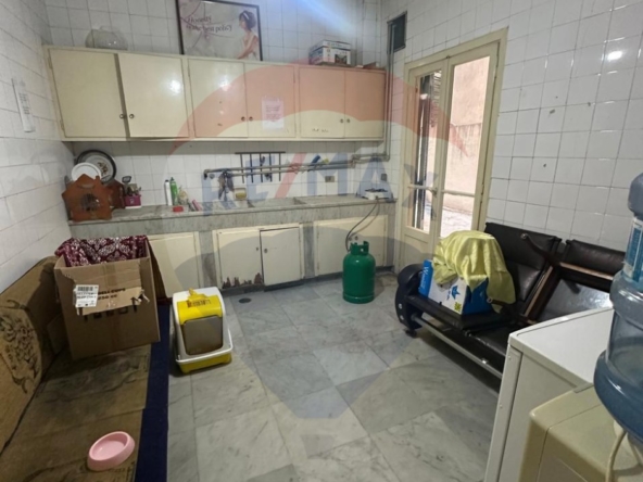 R9-2244 Apartment 220m for sale in Jemayzet Street - Tripoli — Photo 2 of 6