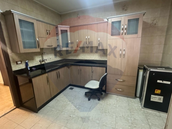 R9-2273 Clinic 160m + 60m terrace for rent in Nakabet Ateba Street - Tripoli — الصورة 5 من 8