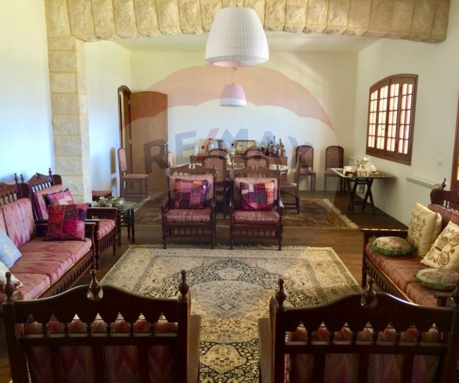 R9-2286 Villa 1000m for Sale in Alma - Zgharta — الصورة 3 من 10