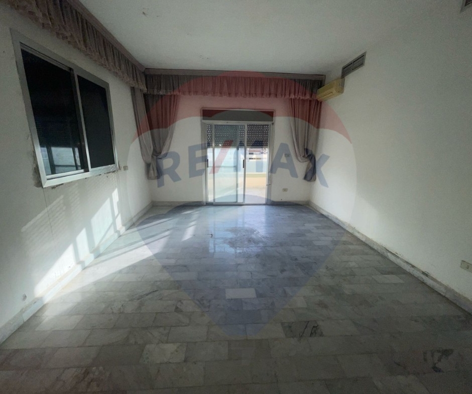R9-2213 Apartment 300m for sale in Dar El Tawlīd - Tripoli — Photo 2 of 8