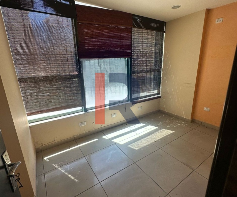 R9-2269 Office 70m for rent in Azmi Street - Tripoli — الصورة 4 من 5