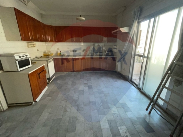 R9-2213 Apartment 300m for sale in Dar El Tawlīd - Tripoli — Photo 4 of 8