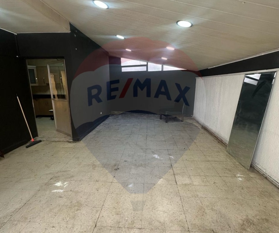R9-2273 Clinic 160m + 60m terrace for rent in Nakabet Ateba Street - Tripoli — الصورة 2 من 8