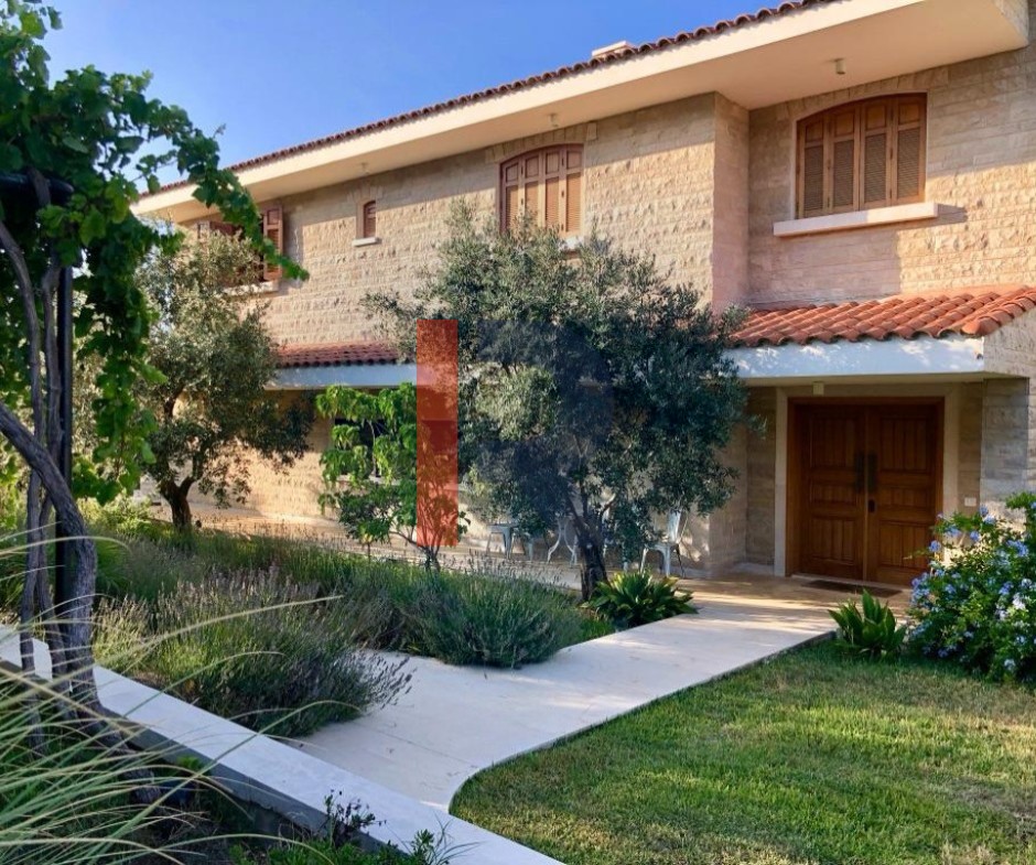 R9-2286 Villa 1000m for Sale in Alma - Zgharta — الصورة 6 من 10