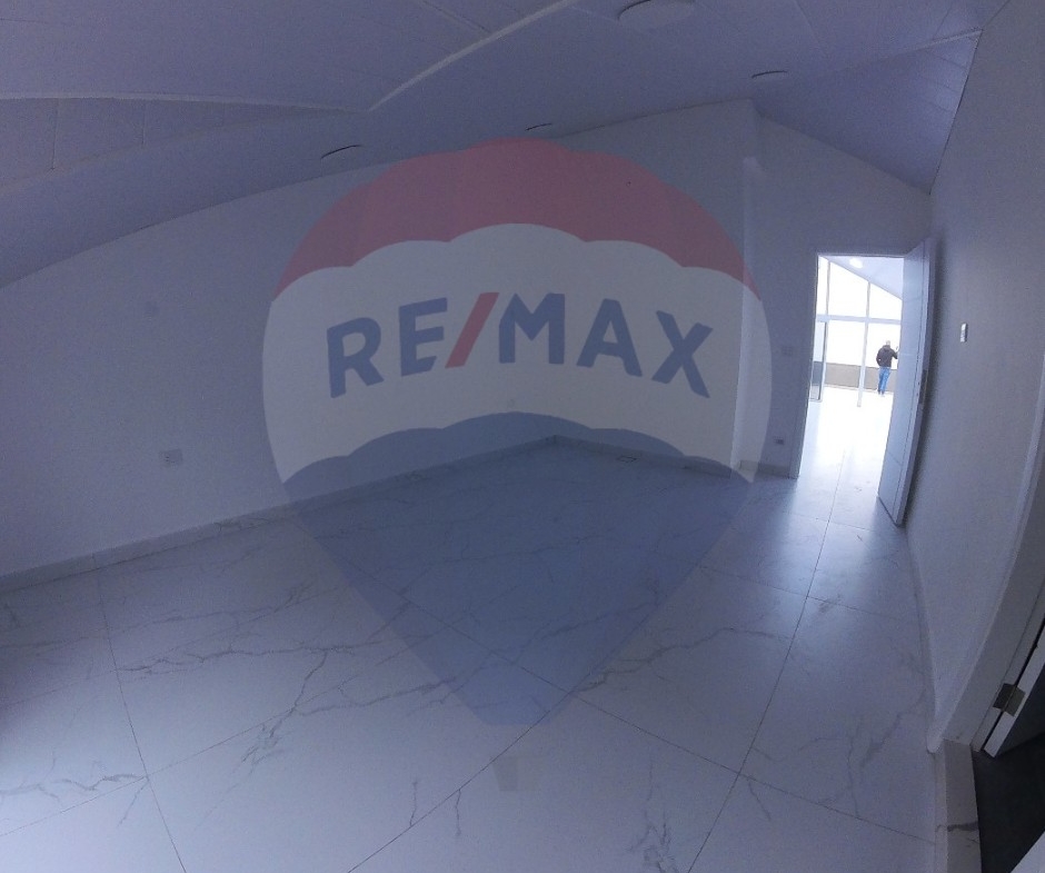 R9-2251 Triplex 381m for sale in Balamand - Koura — الصورة 8 من 22