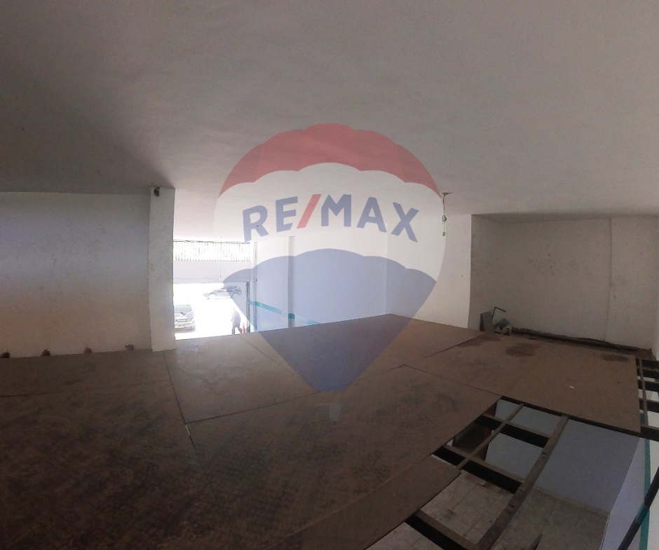 R9-2326 Showroom 300m² for Sale on Btouratij Main Road – Koura — Photo 8 of 9