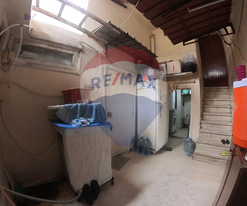 R9-2376 Old House 220m for Sale in Souk Al Dahab – Tripoli — Photo 7 of 11