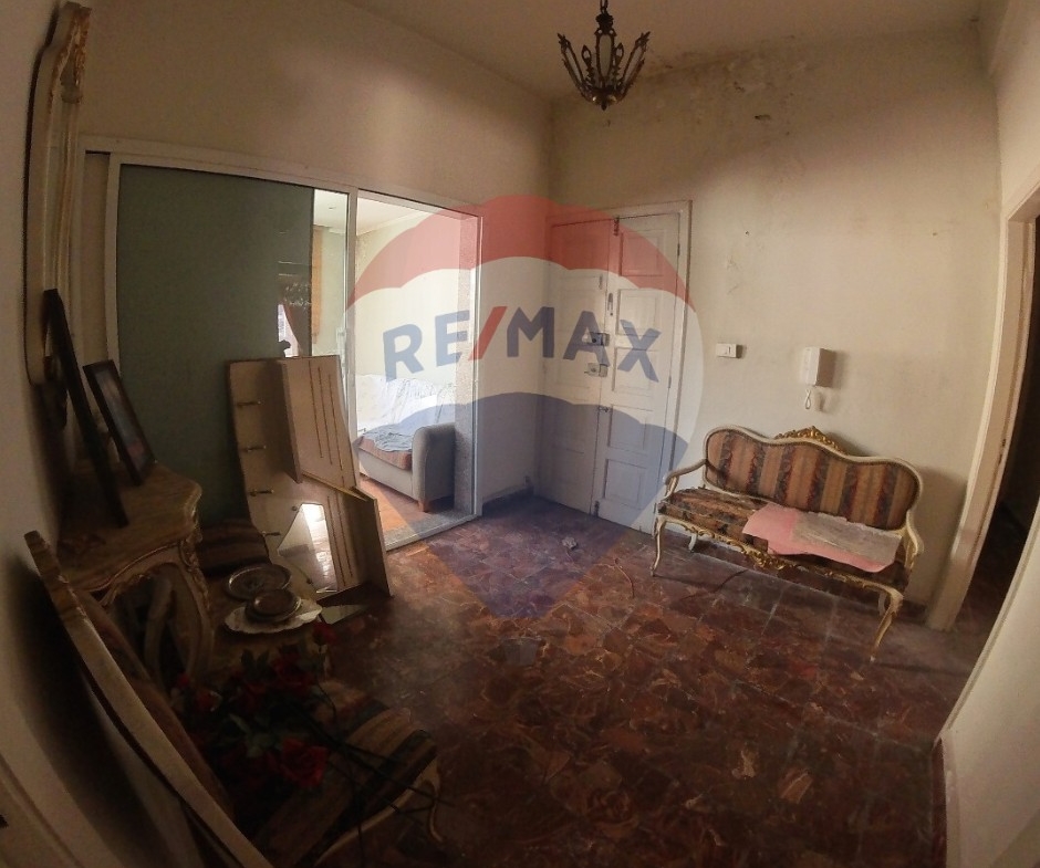 R9-2354 Apartment for Sale in Jemayzet – Tripoli — الصورة 13 من 14