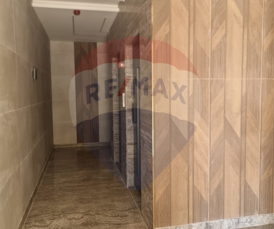R9-2307 Apartment 160m for Sale in Dam w Farez – Tripoli with Sea View — الصورة 2 من 9