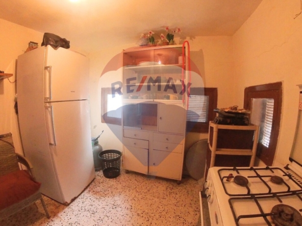 R9-2376 Old House 220m for Sale in Souk Al Dahab – Tripoli — Photo 2 of 11