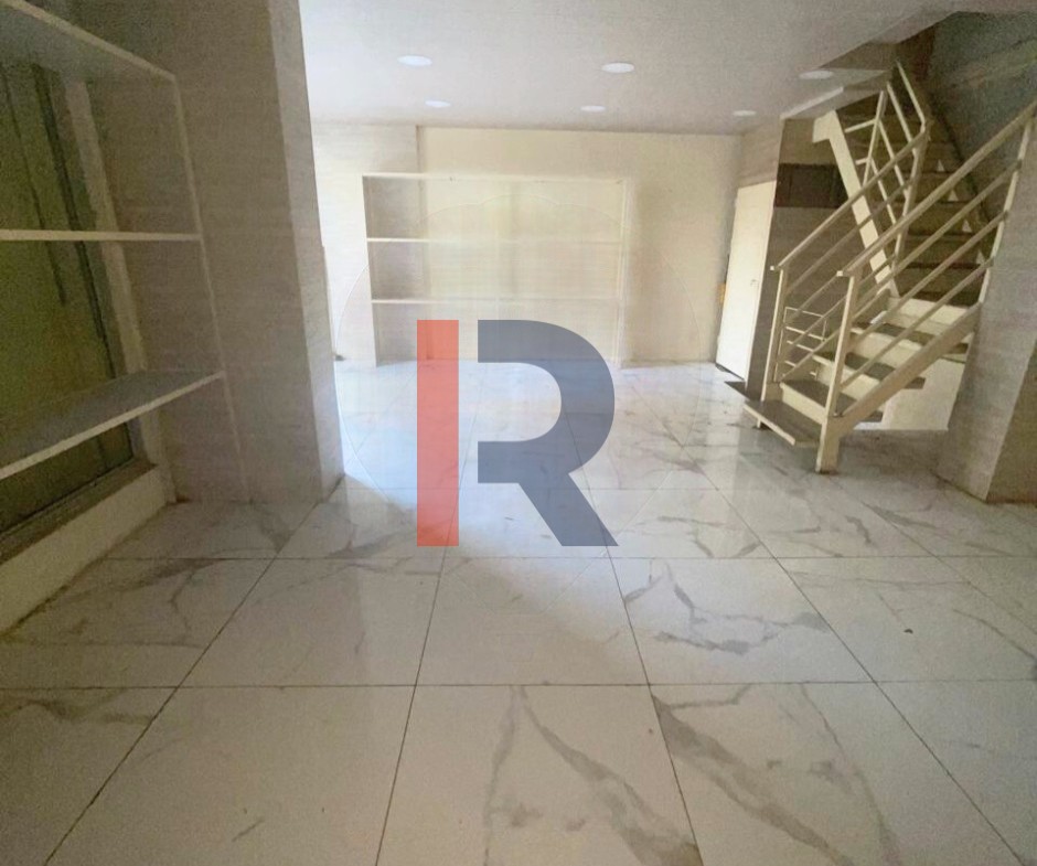 R9-2385 Shop 200m² for Rent in Mitein Street – Tripoli — الصورة 2 من 6