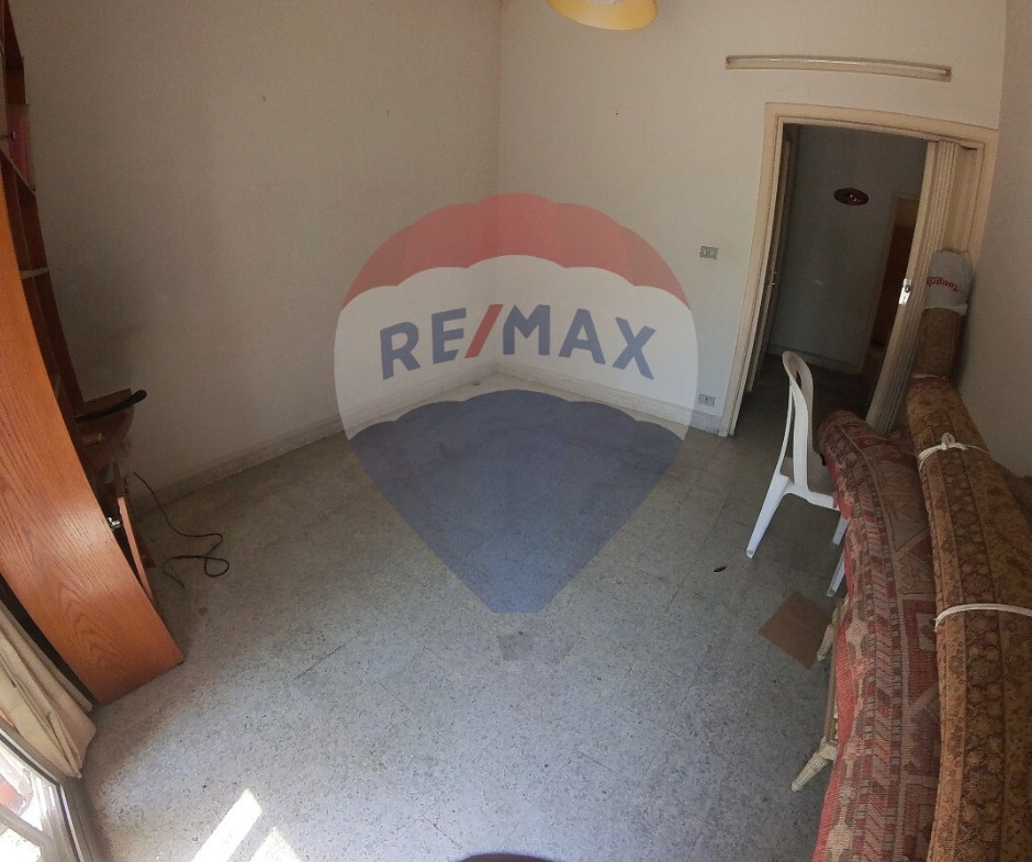 R9-2354 Apartment for Sale in Jemayzet – Tripoli — الصورة 3 من 14