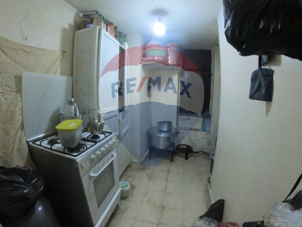 R9-2376 Old House 220m for Sale in Souk Al Dahab – Tripoli — Photo 3 of 11