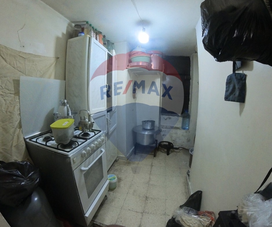R9-2376 Old House 220m for Sale in Souk Al Dahab – Tripoli — Photo 3 of 11