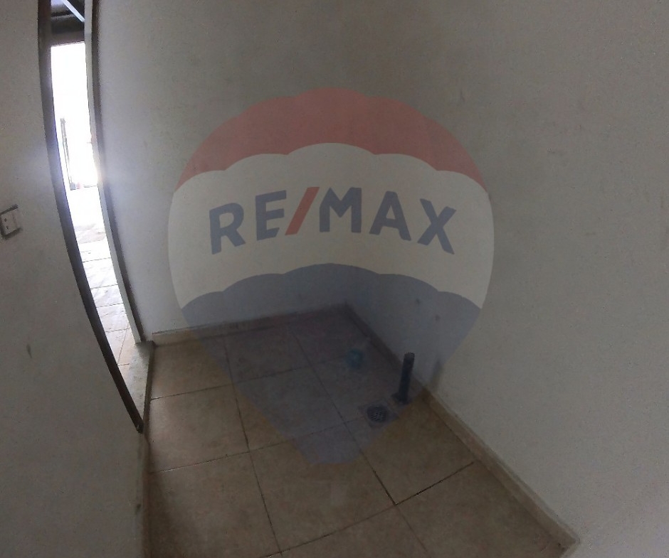 R9-2326 Showroom 300m² for Sale on Btouratij Main Road – Koura — Photo 6 of 9