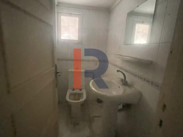 R9-2356 Shop 98m for Sale in Tal – Tripoli — الصورة 2 من 7