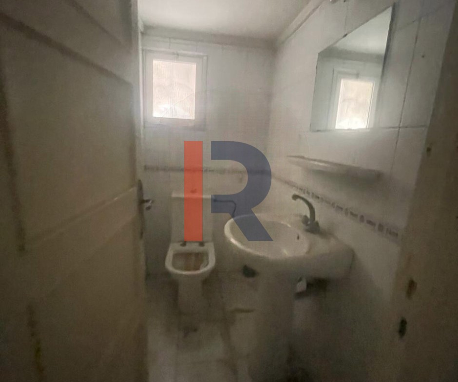 R9-2356 Shop 98m for Sale in Tal – Tripoli — الصورة 2 من 7