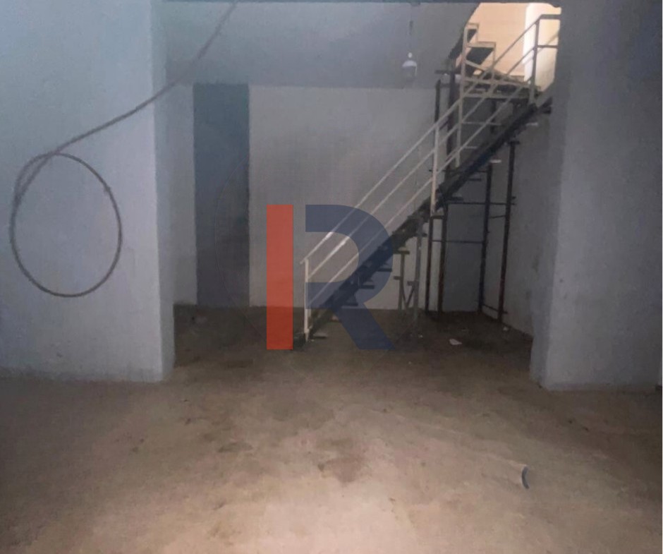 R9-2385 Shop 200m² for Rent in Mitein Street – Tripoli — الصورة 5 من 6