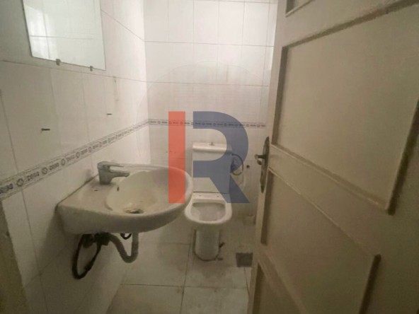 R9-2356 Shop 98m for Sale in Tal – Tripoli — الصورة 4 من 7