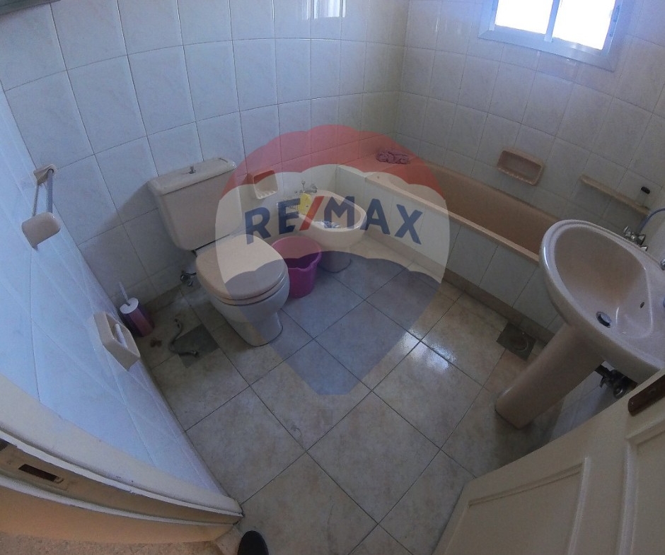 R9-2354 Apartment for Sale in Jemayzet – Tripoli — الصورة 8 من 14