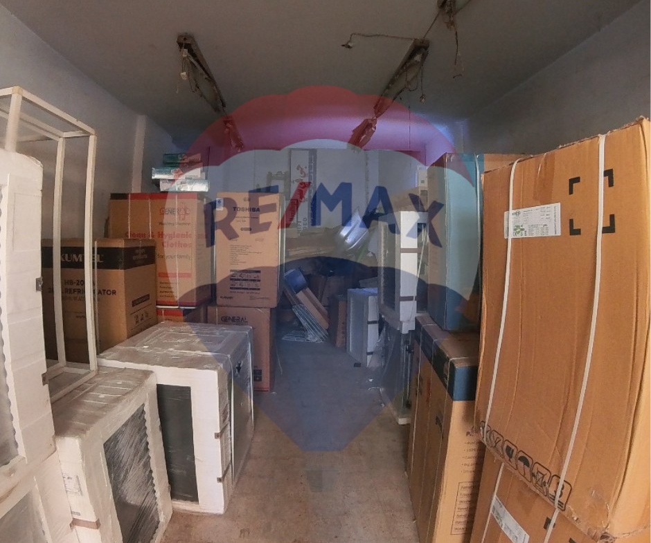 R9-2435 Two Open Shops with Warehouse for Sale in Abu Samra – Tripoli — الصورة 1 من 9