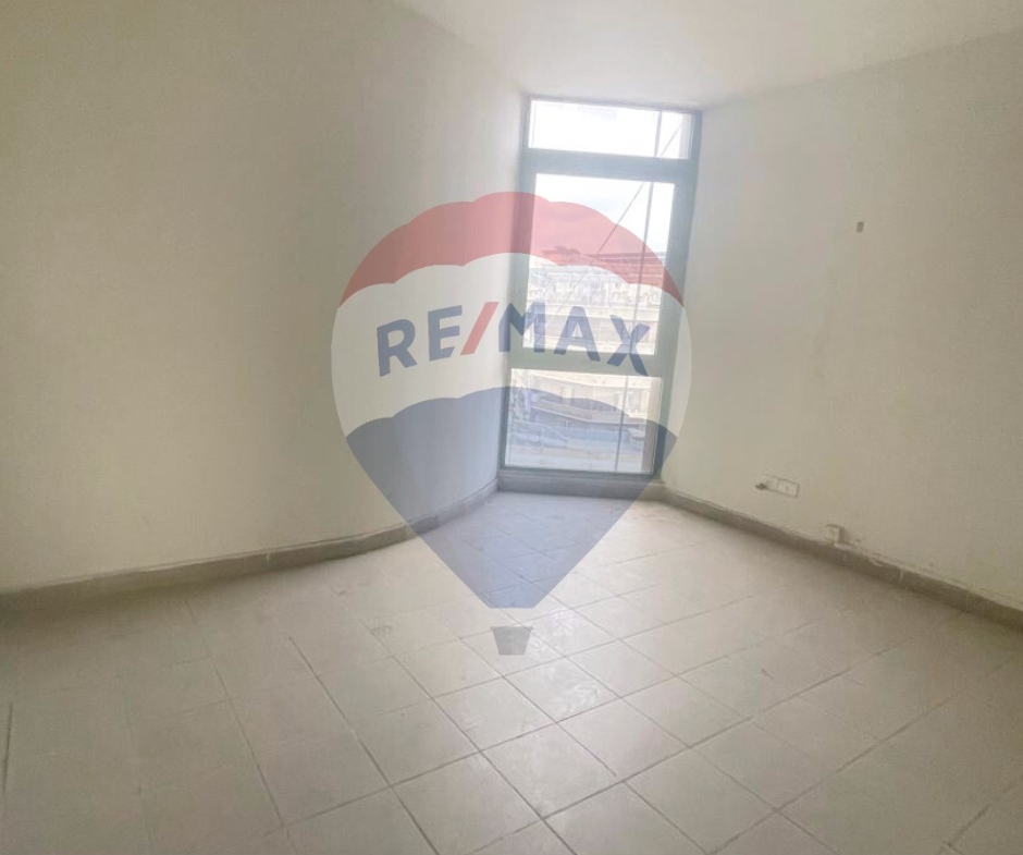 R9-2408 Office for rent in Azmi – Tripoli — Photo 2 of 7