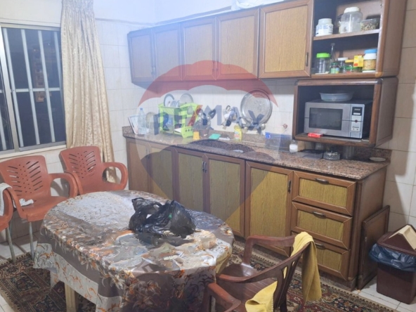R9-2396 Apartment 180m for sale in Azmi Street – Tripoli — الصورة 2 من 6