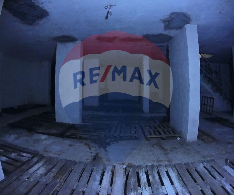 R9-2435 Two Open Shops with Warehouse for Sale in Abu Samra – Tripoli — الصورة 3 من 9