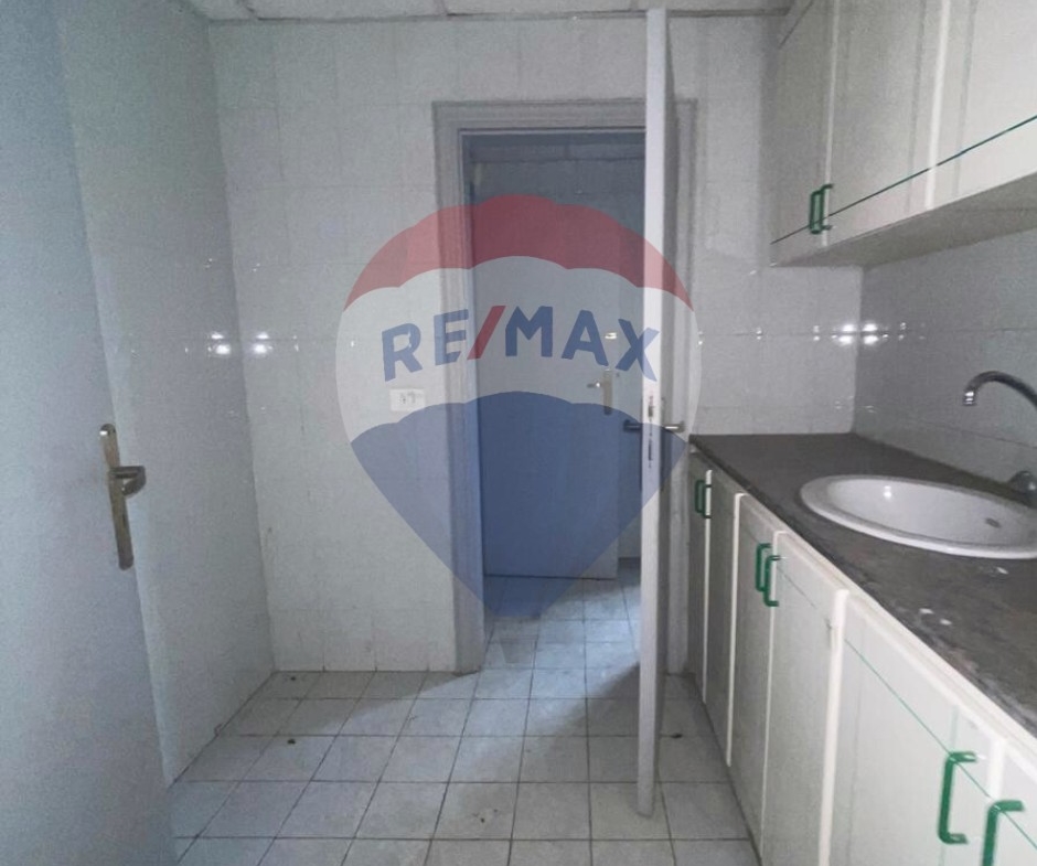 R9-2407 Office for Sale 145m in Azmi – Tripoli — Photo 4 of 12