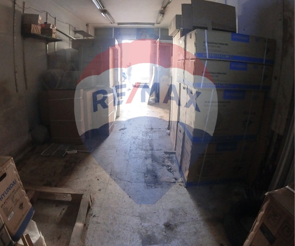R9-2435 Two Open Shops with Warehouse for Sale in Abu Samra – Tripoli — الصورة 4 من 9
