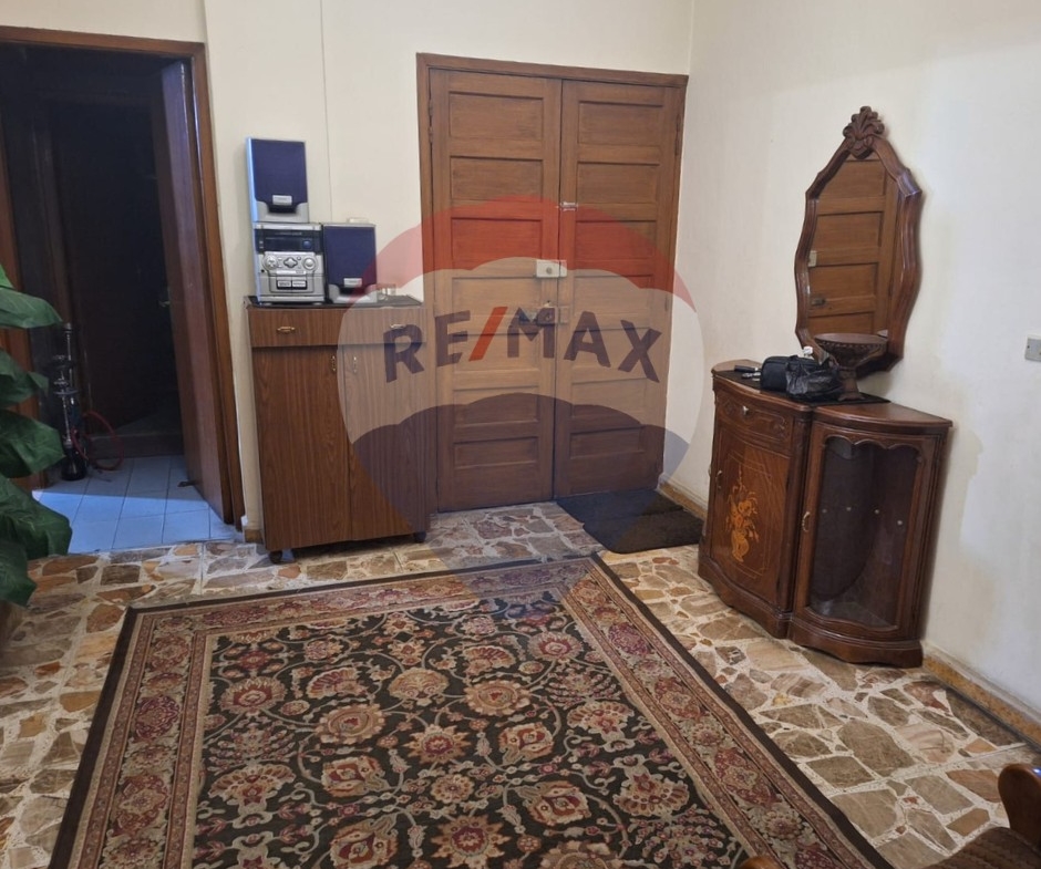 R9-2396 Apartment 180m for sale in Azmi Street – Tripoli — الصورة 4 من 6