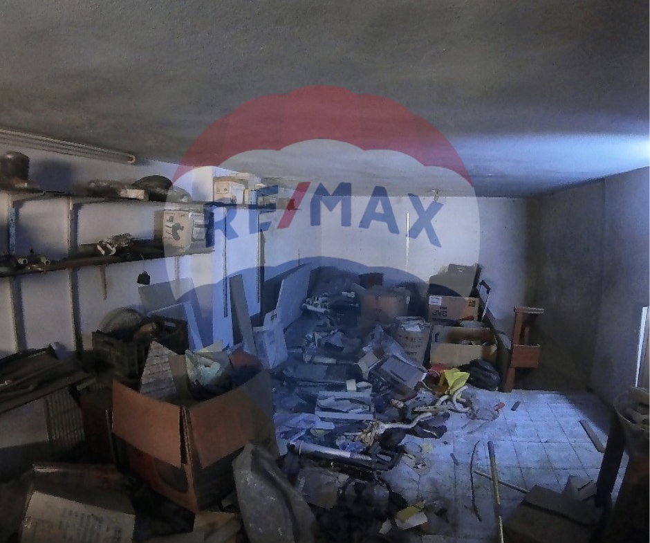 R9-2435 Two Open Shops with Warehouse for Sale in Abu Samra – Tripoli — الصورة 5 من 9