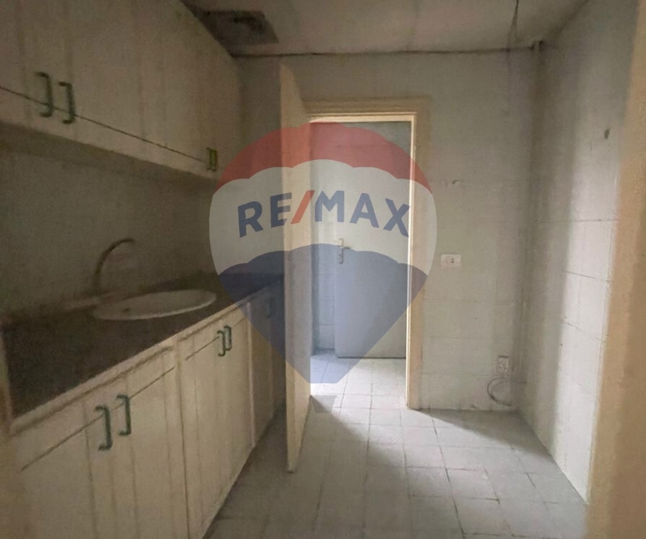 R9-2407 Office for Sale 145m in Azmi – Tripoli — Photo 8 of 12