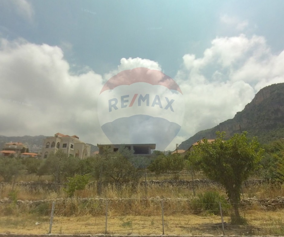 R9-2471 Land 829m for Sale in Douma – Batroun — الصورة 2 من 3