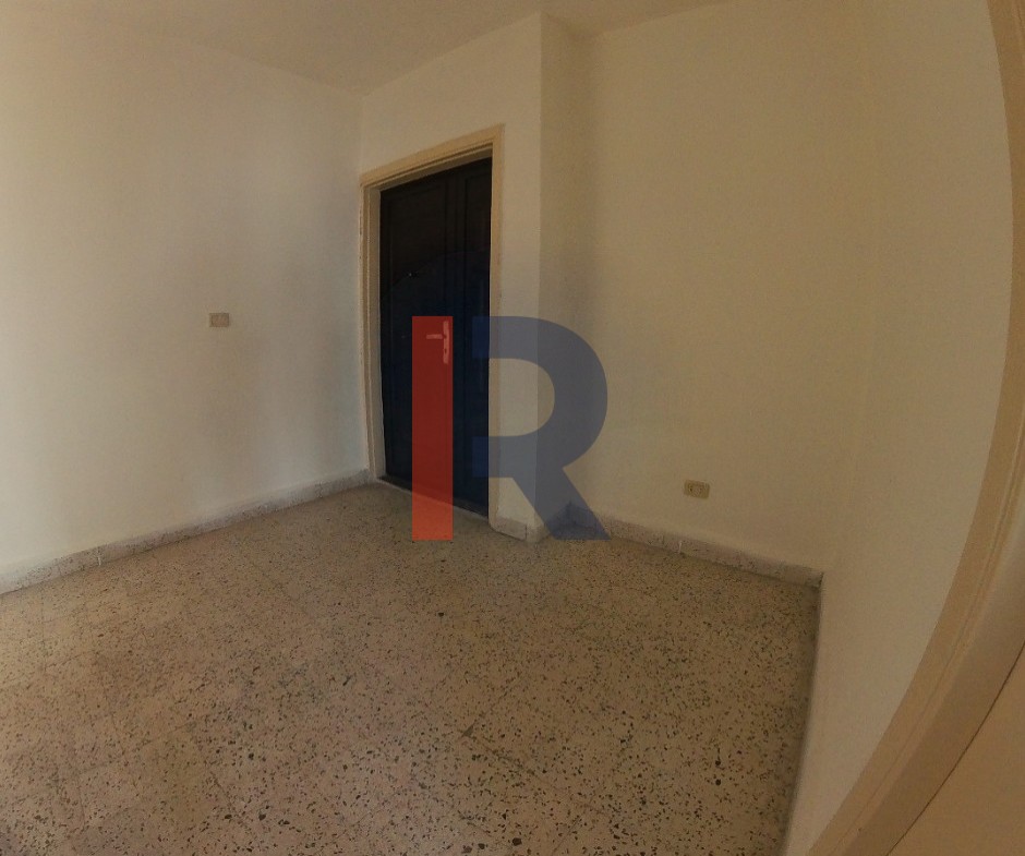 R9-2486 Apartment 120m for Sale in Zahriyeh – Tripoli — الصورة 2 من 9
